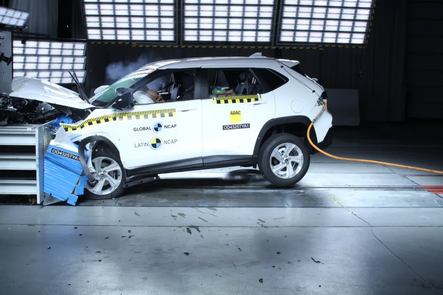 O Yaris Cross obteve 2 estrelas no Latin NCAP, destacando falhas em segurança, especialmente em proteção a pedestres e falta de assistências. A segurança está comprometida?