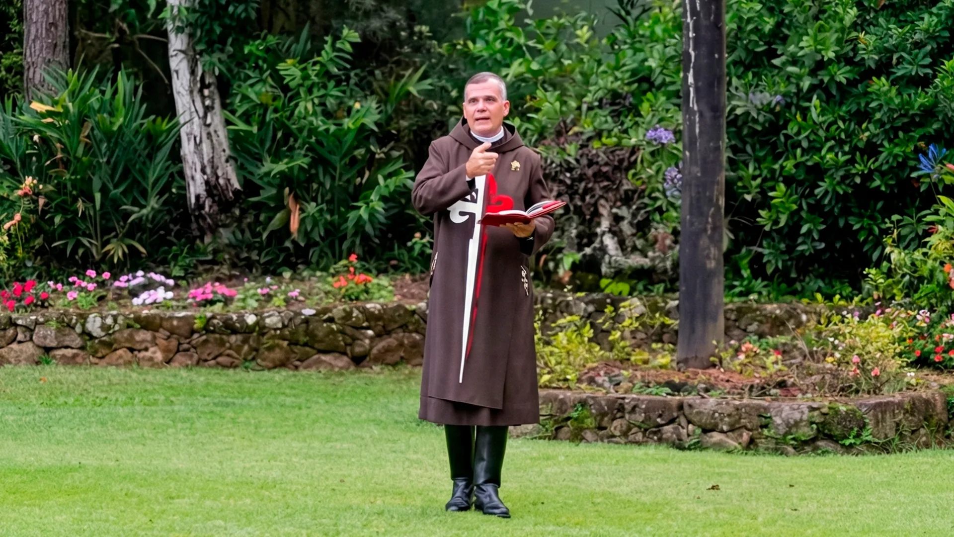 Arautos do Evangelho Caieiras: mensagem da semana; João Batista aponta Jesus e muda o rumo da história ao chamá-lo de Cordeiro de Deus