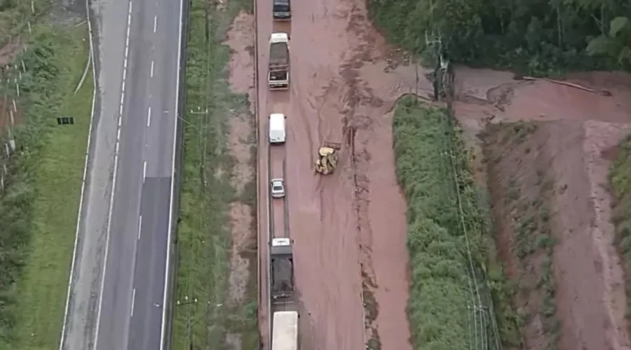 Regis Bittencourt agora: Rodovia é liberada após 16 horas e deixa rastro de quase 50 km de congestionamento