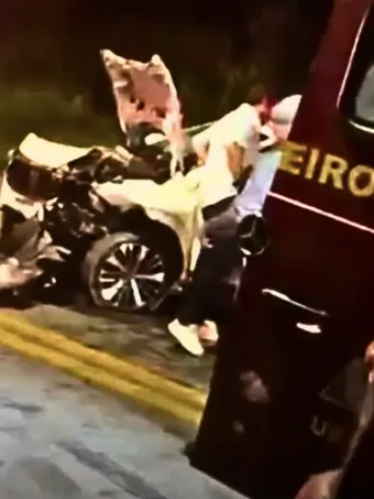 Batida frontal em Franco da Rocha deixa vítima presa e trava a rodovia