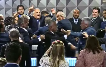 CPMI do INSS aprova quebra de sigilo de Fábio Luís e sessão acaba em confronto no Congresso