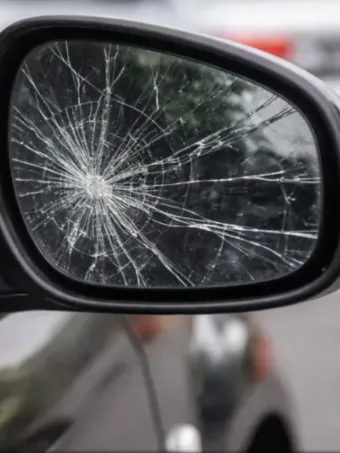 Lei do retrovisor 2026: o detalhe na troca que fiscal pega e multa