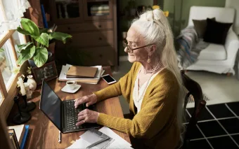 Banco indeniza idosa após gerente ignorar fraude evidente