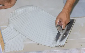 Construções e reformas em Caieiras: o trabalho direto de Valmir Santiago que resolve do telhado à pintura