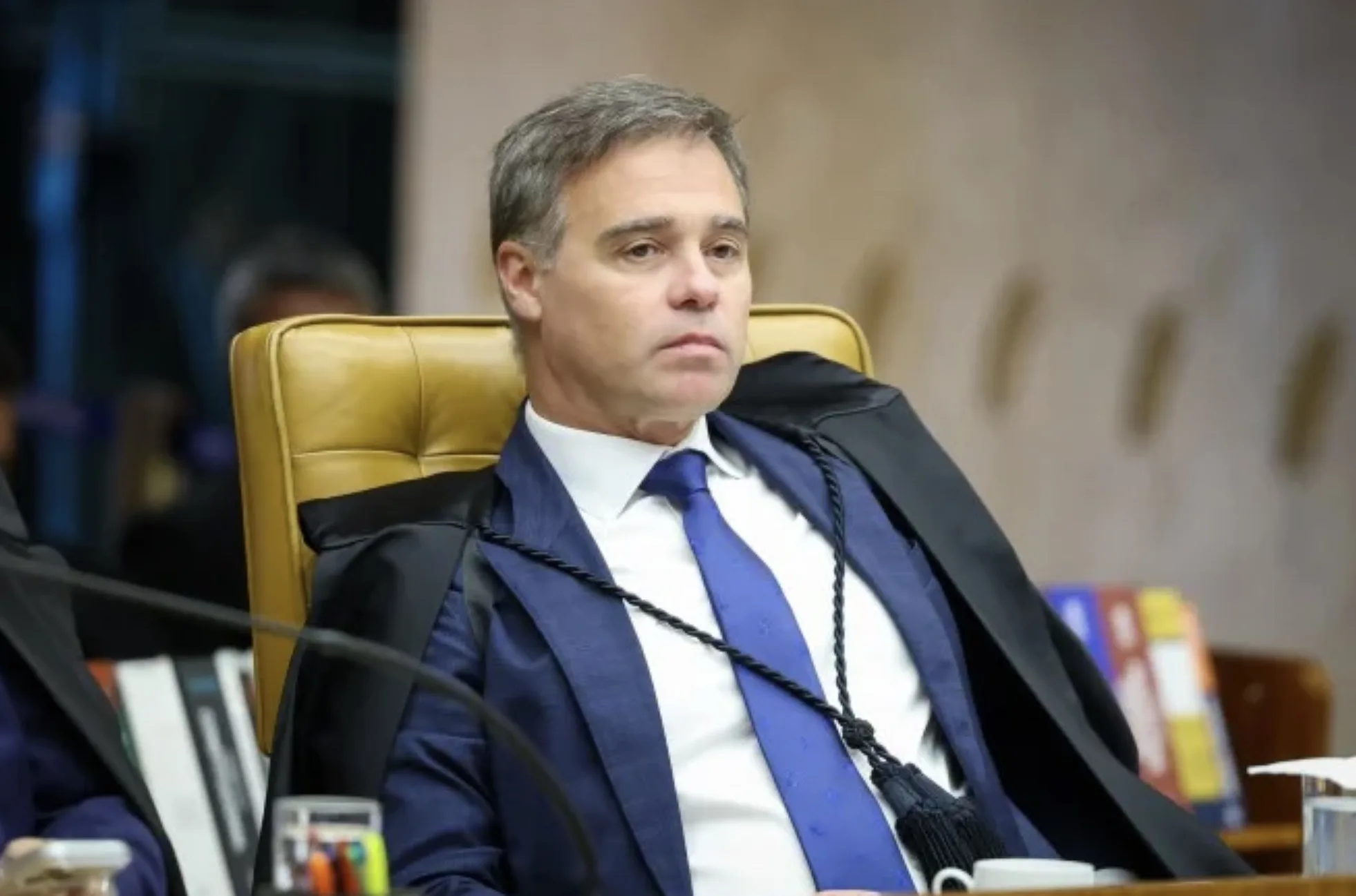 Avião com André Mendonça, ministro do STF, tem problema em SP