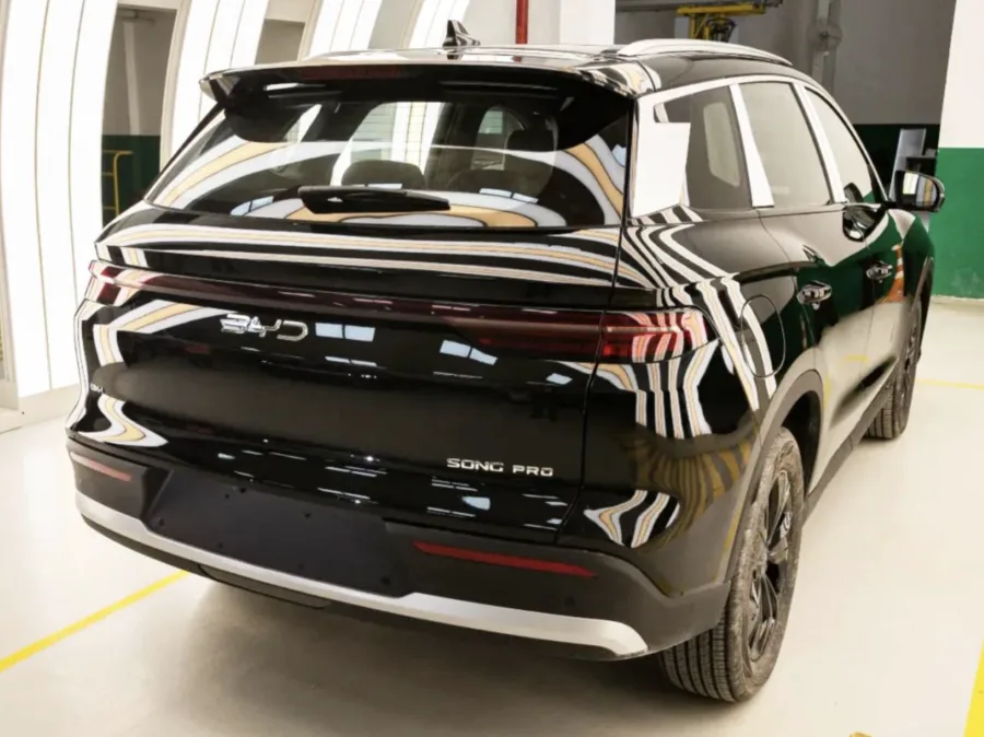 Produzido em Camaçari, o SUV deixa o sistema de montagem simples e passa a ter solda e pintura no Brasil, o que indica avanço real da operação da marca