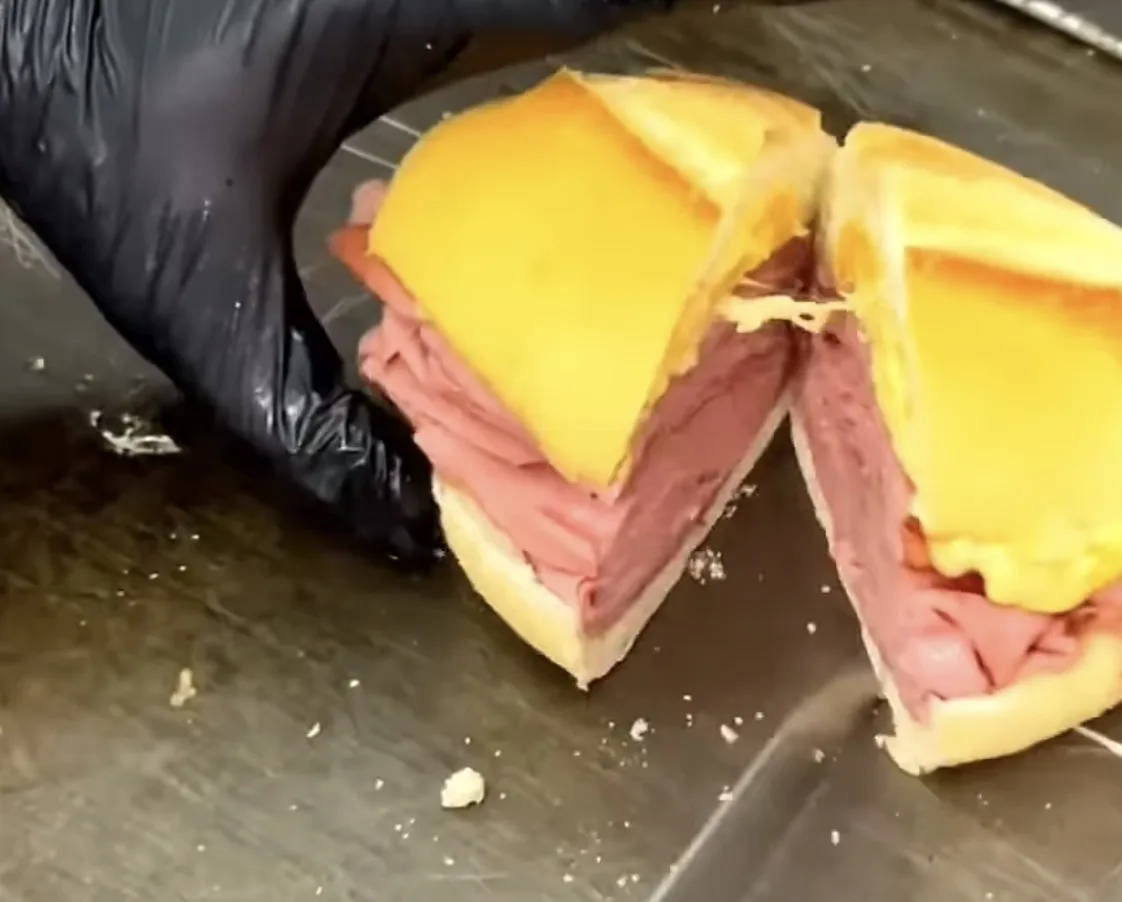 Mercadão de Itapevi reúne opções gastronômicas diferentes e chama atenção de visitantes