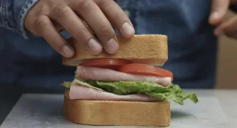 Presunto cancerígeno? Entenda o que é verdade e o que é mentira sobre alimentos processados