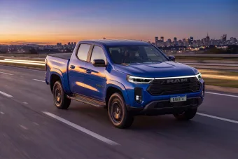 Ram lança Dakota Laramie Night Edition na Agrishow 2026; Picape ganha versão escurecida e detalhe inédito chama atenção