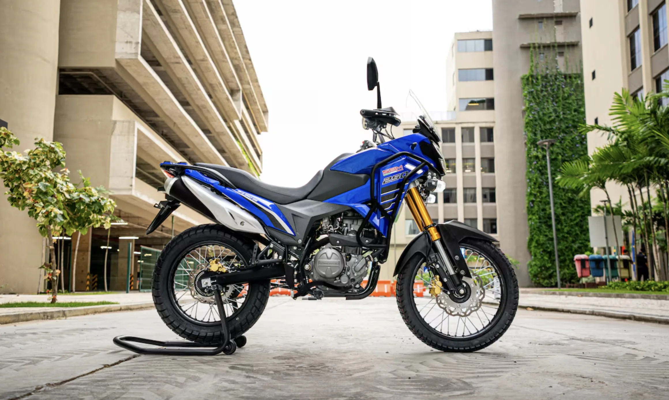 Shineray SBM 250T chega ao Brasil por R$ 24.990: entenda o que oferece e como se posiciona no segmento trail