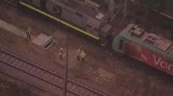 Trem descarrila na Linha Esmeralda: entenda o que causou o incidente ontem 26/04 e como isso afetou milhares de passageiros hoje
