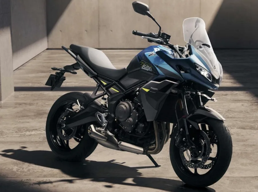 Tiger Sport 660 combina 95 cv com tanque de 18,6 litros, ergonomia revisada e pacote eletrônico completo, voltada a viagens e uso diário com conforto