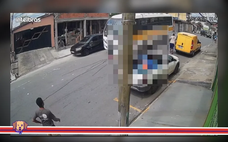 Uma tragédia no trânsito em Caieiras acendeu o alerta para ruas com visibilidade limitada: um motociclista bateu contra a porta de um carro aberta de forma repentina, foi arremessado ao solo e acabou atingido por um ônibus. O acidente aconteceu no Jardim Pinheiros, em um trecho com curva e valeta que reduzem o campo de visão e deixam qualquer reação praticamente impossível.