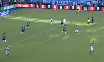 Grêmio vence o Coritiba com gol de jovem de 18 anos e jogo marcado por expulsões e decisões do VAR