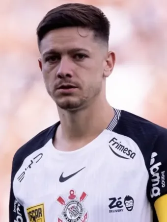 Corinthians vence Vasco e sai da zona de rebaixamento