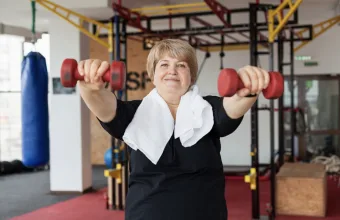 Você ainda faz sempre o mesmo treino na academia? Estudo revela mudança simples que pode reduzir risco de morte em até 19%