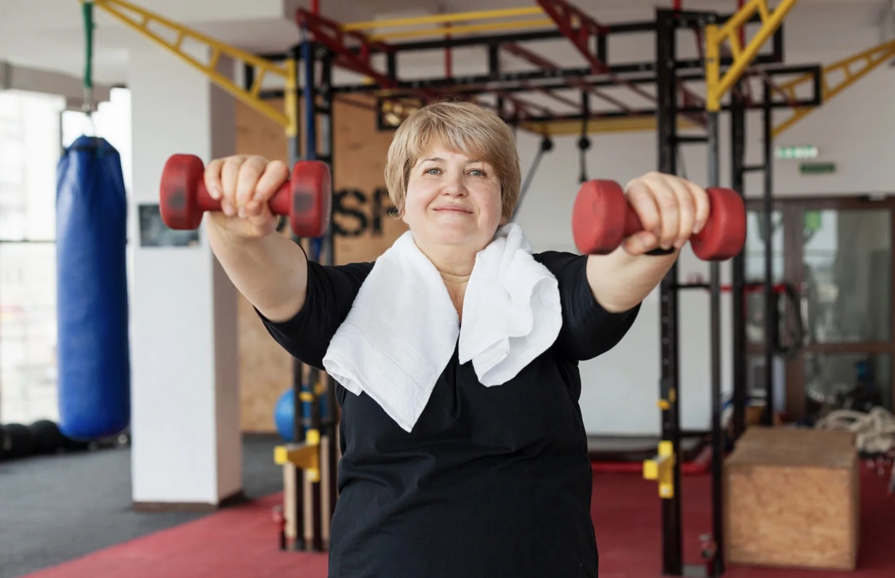 Você ainda faz sempre o mesmo treino na academia? Estudo revela mudança simples que pode reduzir risco de morte em até 19%