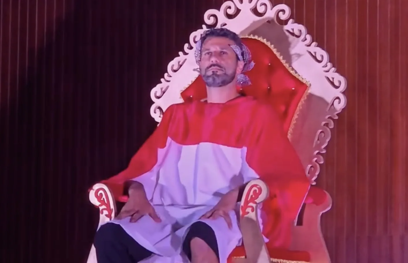 Centro cultural recém-inaugurado: teatro recebe espetáculo emocionante para idosos em Carapicuíba