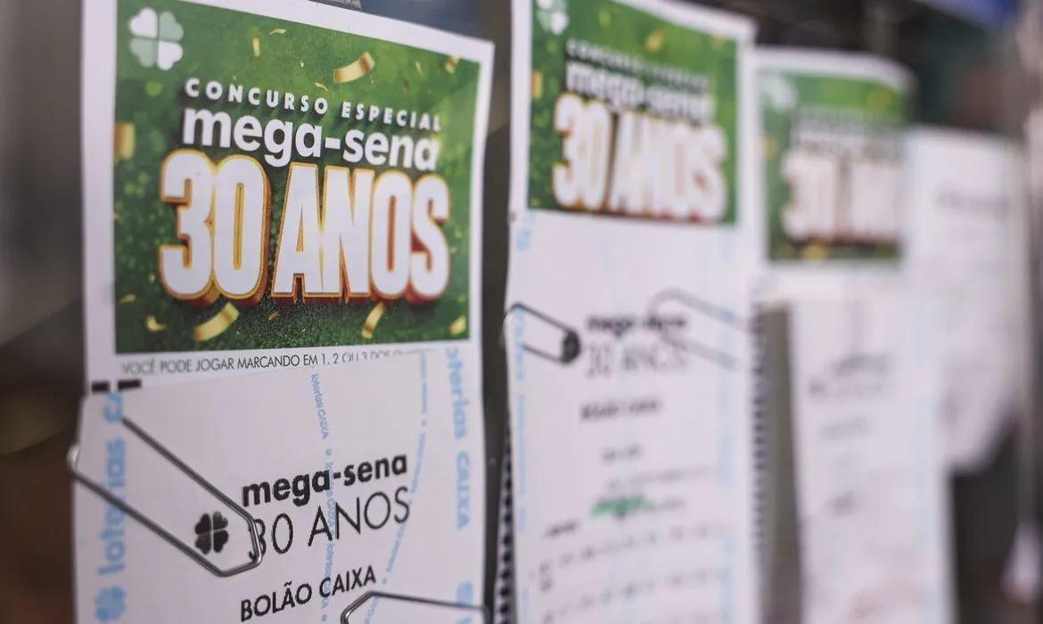 Resultado Mega-Sena 3010, números sorteados: Aposta simples registrada no Rio de Janeiro e um bolão de Fortaleza dividiram R$ 336 milhões no concurso especial da Mega 30 anos