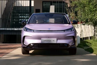 Arcfox T1: Veja o que o novo carro elétrico chinês oferece para competir com BYD Dolphin Mini e Geely EX2