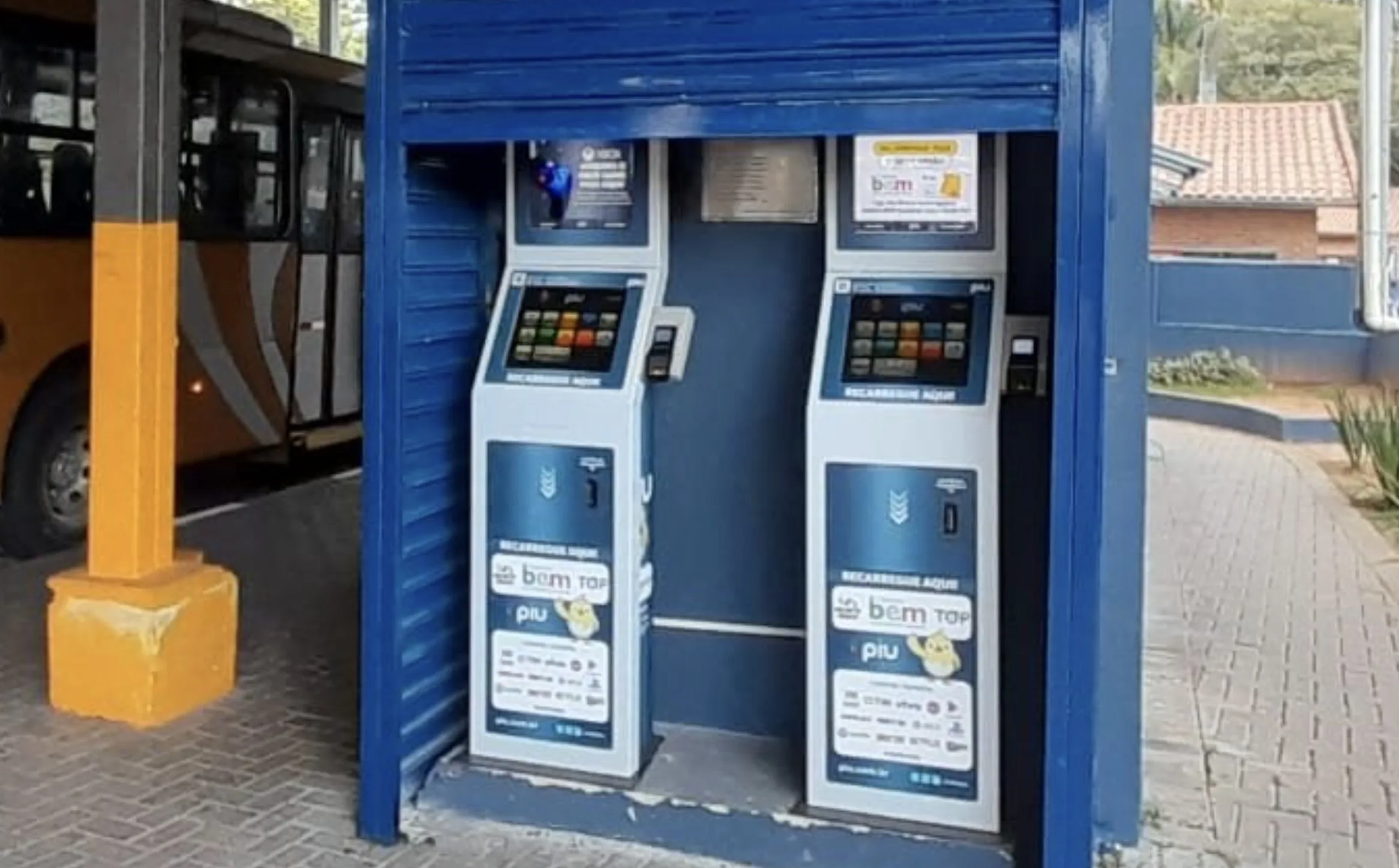 Caieiras reinstala pontos de recarga no terminal, mas moradores detonam taxas e sistema de transporte