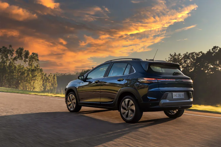 A Chevrolet quer colocar o Sonic contra Nivus e Fastback, mas o porte aproxima mais o SUV de Pulse e Kardian no Brasil.