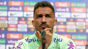 Danilo do Flamengo virou braço direito de Ancelotti e chega à terceira Copa cercado por prestígio na Seleção