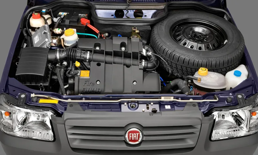 Motor 1.0 Fire flex faz 65 cv e leva o hatch aos 100 km/h em 14,7 s. Bom na cidade, limitado na estrada.