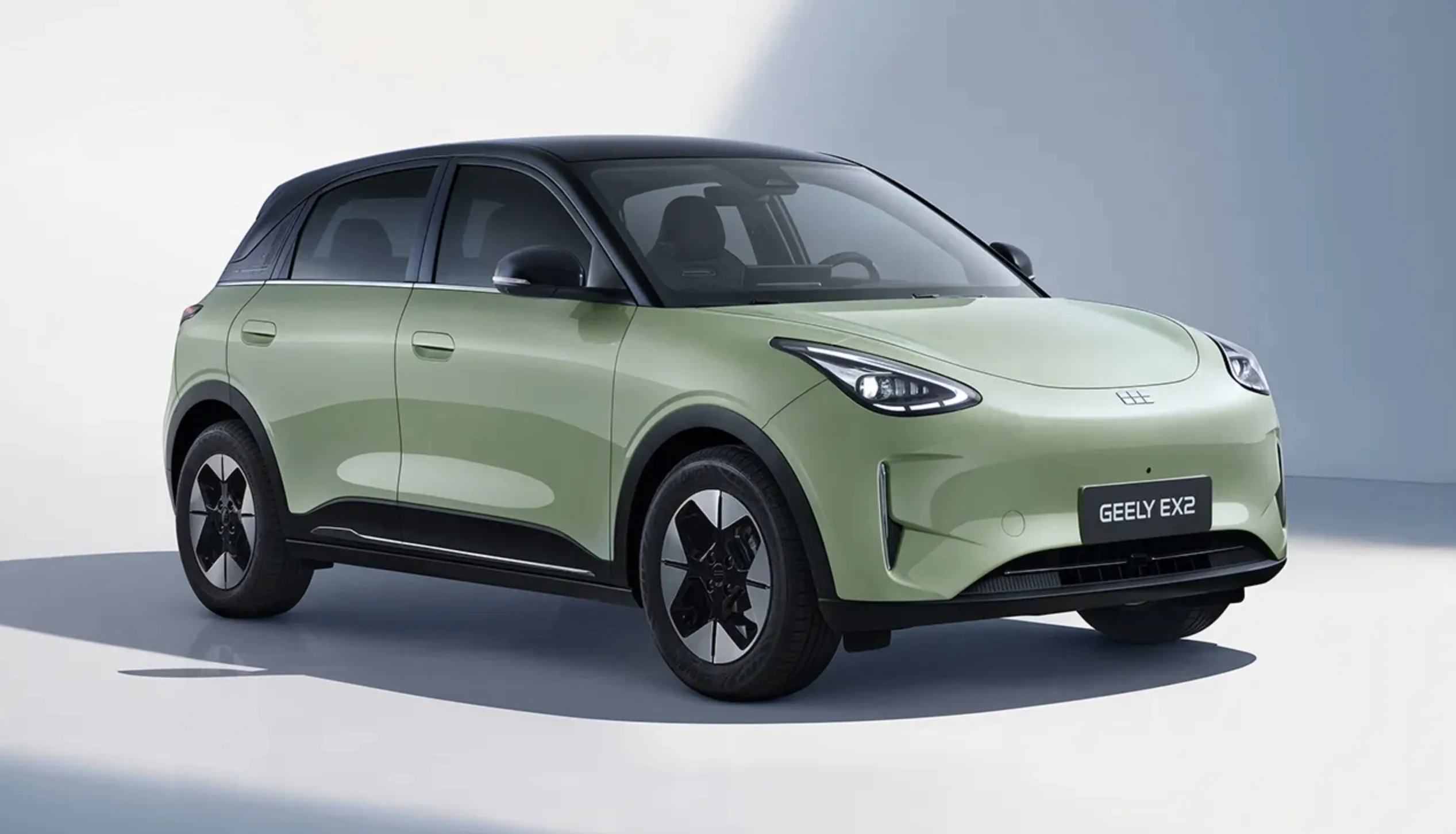 Geely EX2 2027 ganha nova bateria, mais autonomia e interior reformulado na China