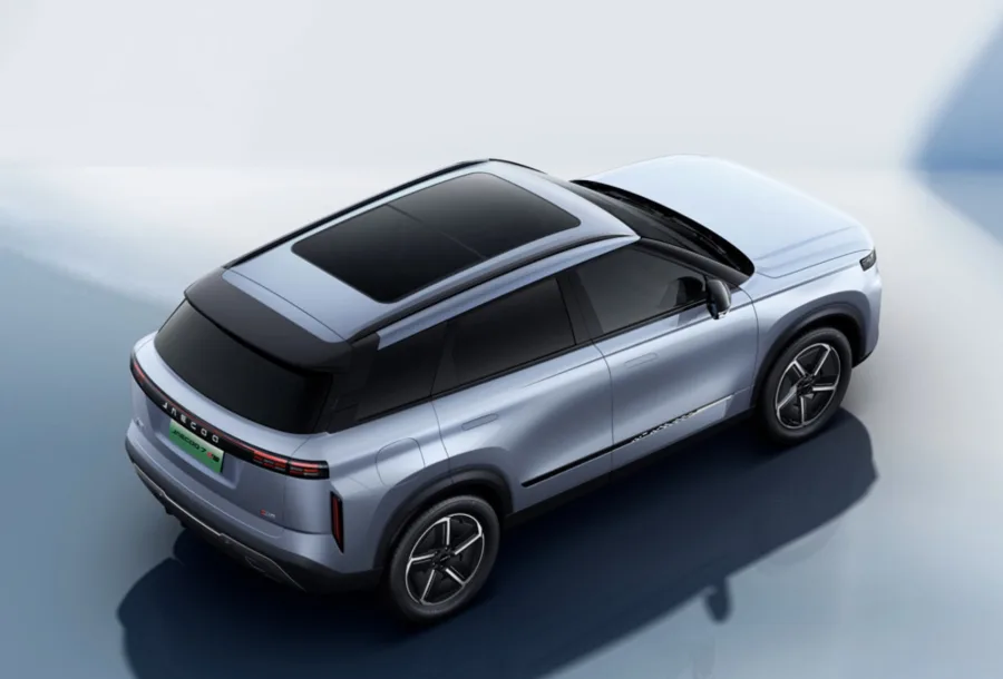 SUV híbrido plug-in da Jaecoo virou alvo de reservas após chegar por R$ 179.990 e entregar 279 cv com foco em famílias.