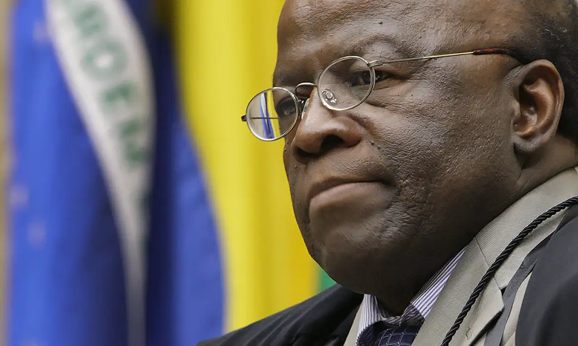 Joaquim Barbosa Presidente 2026? Ex-ministro do STF entra no partido DC e plano como candidato ao Planalto é revelado