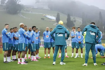 Ancelotti surpreende na primeira escalação da Seleção e decisão envolvendo a defesa chama atenção antes da Copa 2026