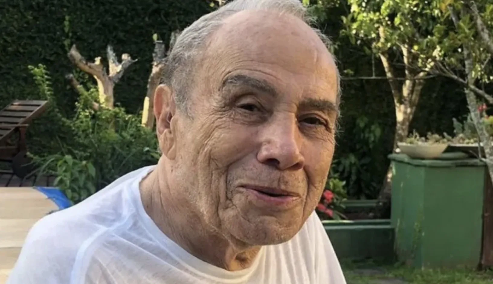 Stênio Garcia vence disputa provisória na Justiça e ex-mulher terá de pagar R$ 5 mil por mês
