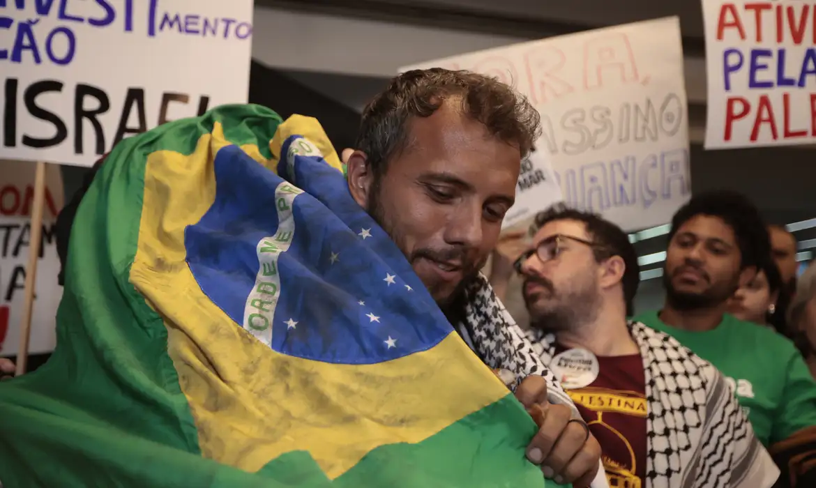 O que aconteceu com Thiago Ávila? Brasileiro preso por Israel em missão para Gaza tem recurso negado e denúncia de tortura aumenta pressão internacional