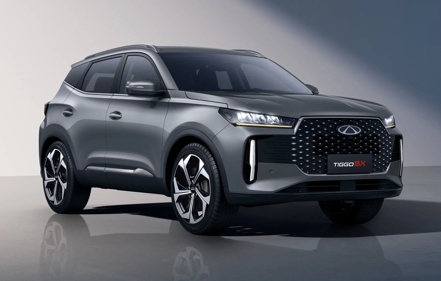 Caoa Chery Tiggo 5X vende mais que Yaris Cross e ganha novas tecnologias na linha 2027