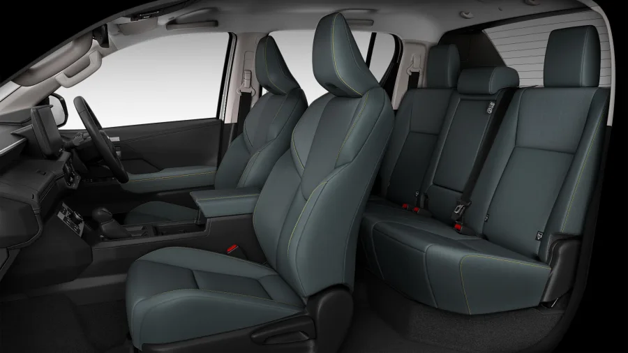 Toyota reforçou estrutura da Hilux com novas soldas no assoalho e direção elétrica para reduzir vibração no volante.