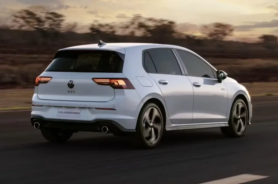Golf GTI 2026 chega ao Brasil por R$ 430 mil e Volkswagen limita compra a clientes selecionados
