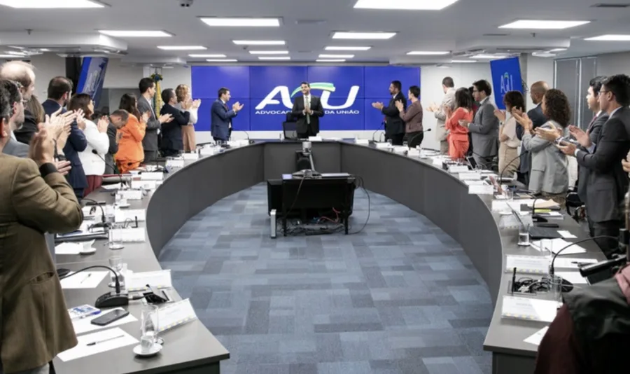 AGU anuncia concurso unificado com 170 vagas jurídicas e novo modelo deve alterar estratégia de candidatos em 2026 (Foto: Renato Menezes/AscomAGU)
