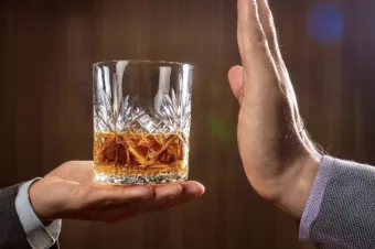 GLP-1 e alcoolismo: estudo mostra efeito duplo no corpo e no comportamento