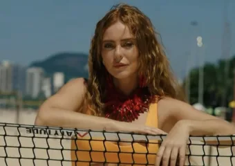 Paolla Oliveira surge com maiô cavado e reação dos fãs empolga: ‘Vibe Shakira’