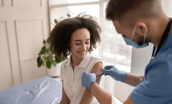 Vacinação contra gripe em Barueri: campanha reforça proteção para grupos prioritários