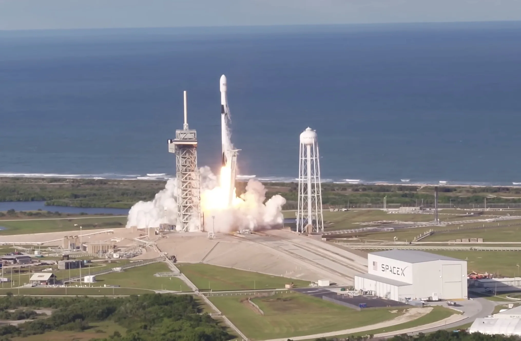 Fragmento esquecido da SpaceX vai atingir a Lua; Cientista revela data exata e o que pode acontecer no impacto