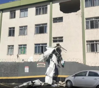 Veja foto de como ficou o prédio atingido por avião em Belo Horizonte nesta segunda (04/05/2026)