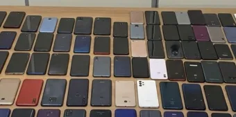 GCM de Francisco Morato encontra dezenas de celulares, notebook e dinheiro após vítima indicar localização do aparelho roubado