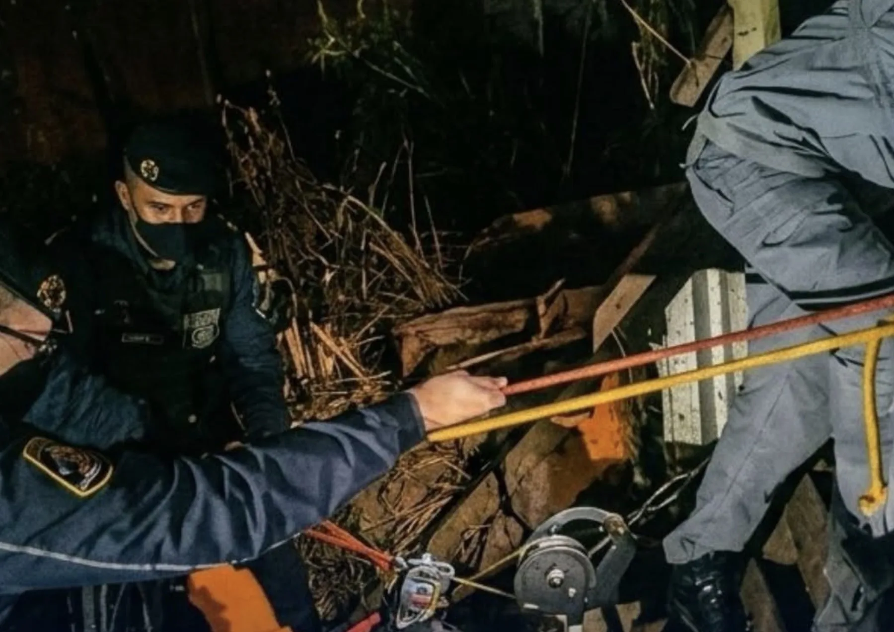 Idoso desaparecido é encontrado em área de 8 metros de profundidade após operação da GCM em Francisco Morato