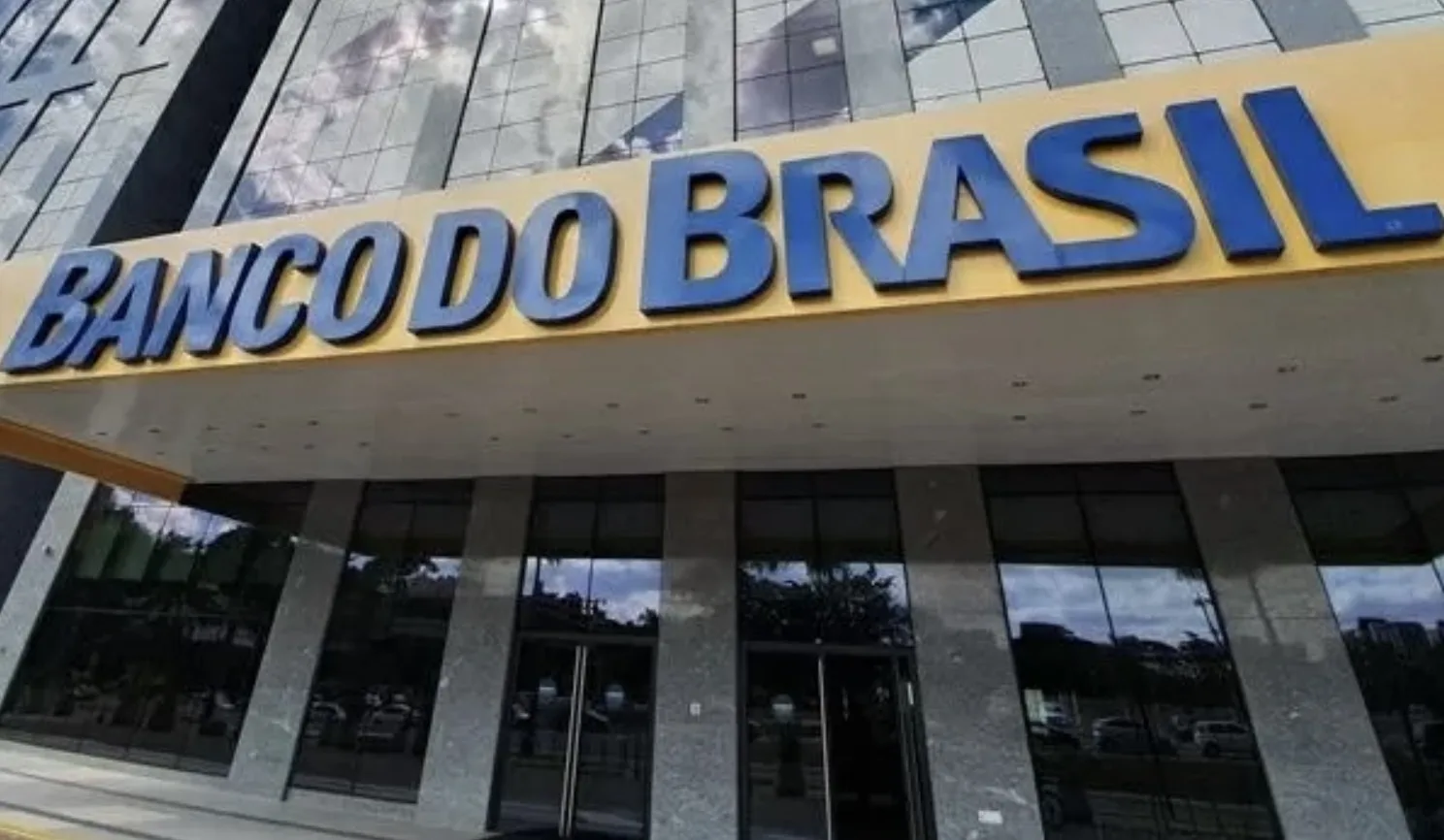 Lucro BBAS3 2026: Banco do Brasil perdeu quase metade do lucro e os números escondem um problema que preocupa o mercado