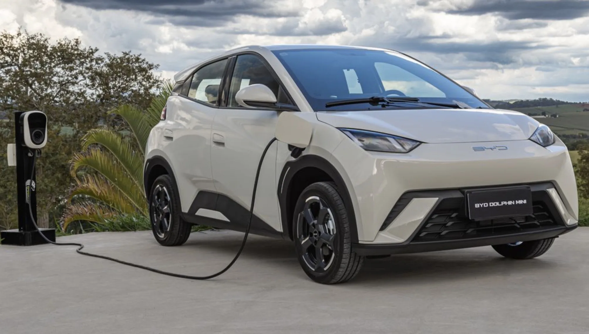 BYD Dolphin Mini 2026 tem desconto de até R$ 20 mil; Carro elétrico entra na disputa com Volkswagen Polo e Fiat Argo