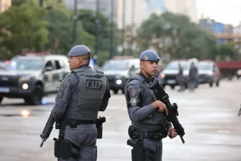 Refinarias secretas de cocaína em Paraisópolis tinham isolamento acústico e detalhe encontrado pela PM expôs esquema milionário