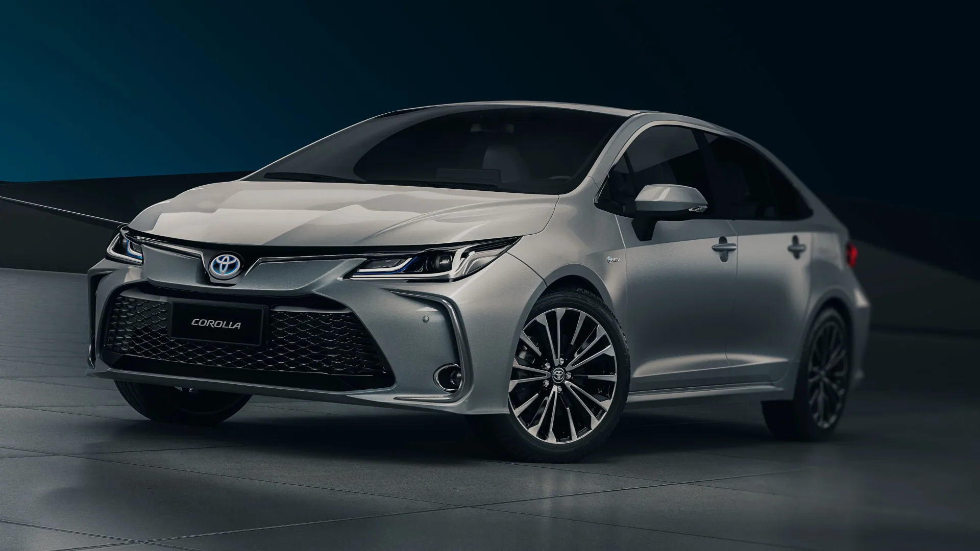 Toyota baixou o Corolla Hybrid em R$ 45 mil e movimento expôs tamanho da pressão da BYD no Brasil