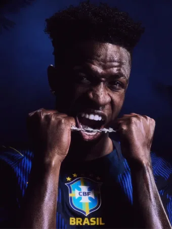 Vini Jr foi Convocado para Copa 2026 e mandou a frase: “Aquele menino que jogava descalço em São Gonçalo chegou de novo”